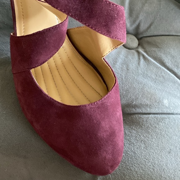 Easy spirit burgundy suede heels with crossover Velcro strap - Picture 4 of 15